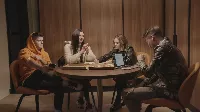 Álmatlan esték , VALMAR ft. és  Nemazalány & Sofi új zeneszáma 