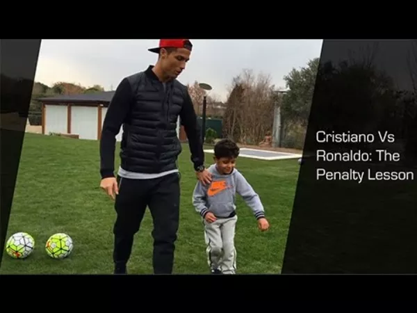 Cristiano Ronaldo és Cristiano Ronaldo Jr tanulás közben