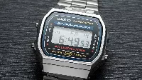 Ismét kapható a retró 4-gombos, zenélő CASIO kvarcóra!