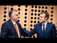 Budapestre látogatott a francia államfő, közös sajtótájékoztatót tartott Orbán Viktorral