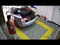Ez történik amikor totál idióta sofőr ül a volánnál