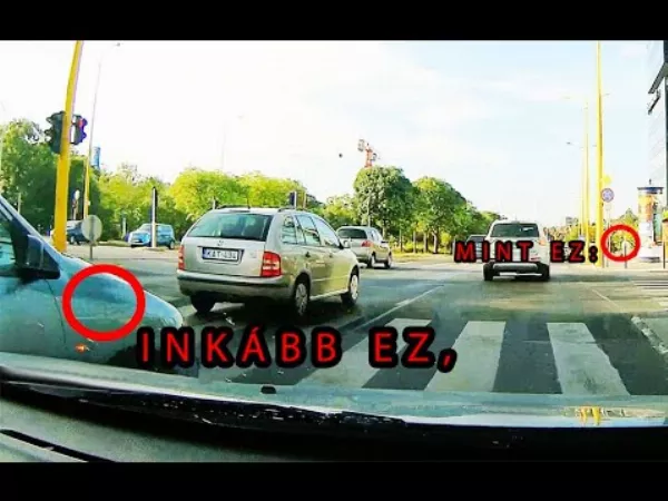 Kivédhetetlen volt az ütközés! Jobb, mintha az oszlopnak hajtott volna a kamerás autó
