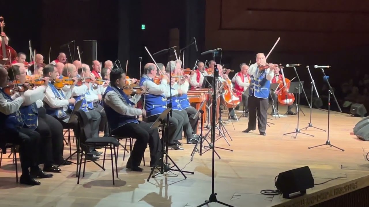Történelmi koncertre készül Kökény Attila a 100 Tagú Cigányzenekarral