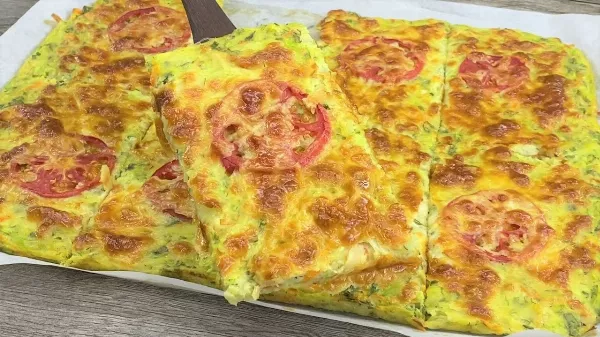 Jobb mint a pizza! Csak reszelj le 2 cukkinit és 3 burgonyát! finom és könnyű!