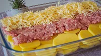 Bűvölj el egytál csodával: Rakott Burgonya rétegekben: recept, tippek és friss saláta - Ízletes összhangok a tányéron!