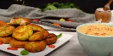 Sajtos kolbászos Krumplipogácsa: Egyszerűen Elkészíthető, Ízletes és Kiadós Vacsora