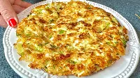 Tojásos 🥚-mozzarellás lepény uborkás 🥒-joghurtos öntettel! Isteni gyors reggeli!