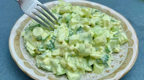 Hasi zsírégető uborkasaláta 🥒 és avokádó 🥑 saláta: Egészséges fogyás könnyedén