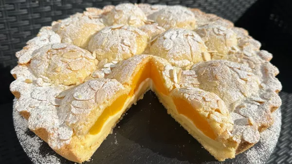   🍑 Őszibarackos Pite Citromos Krémmel: Tökéletes Nyári Desszert 🍋