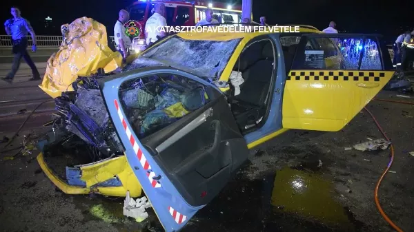 VIDEÓ a Katasztrófavédelemtől: Tragikus baleset az Árpád hídon: három halott és több sérült