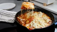 Serpenyős csirkemelles mozzarella gratin: Egyszerű és gyors az új konyhai csodafegyver!