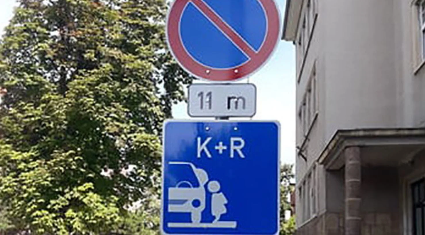 puszi és menj k plussz r tábla