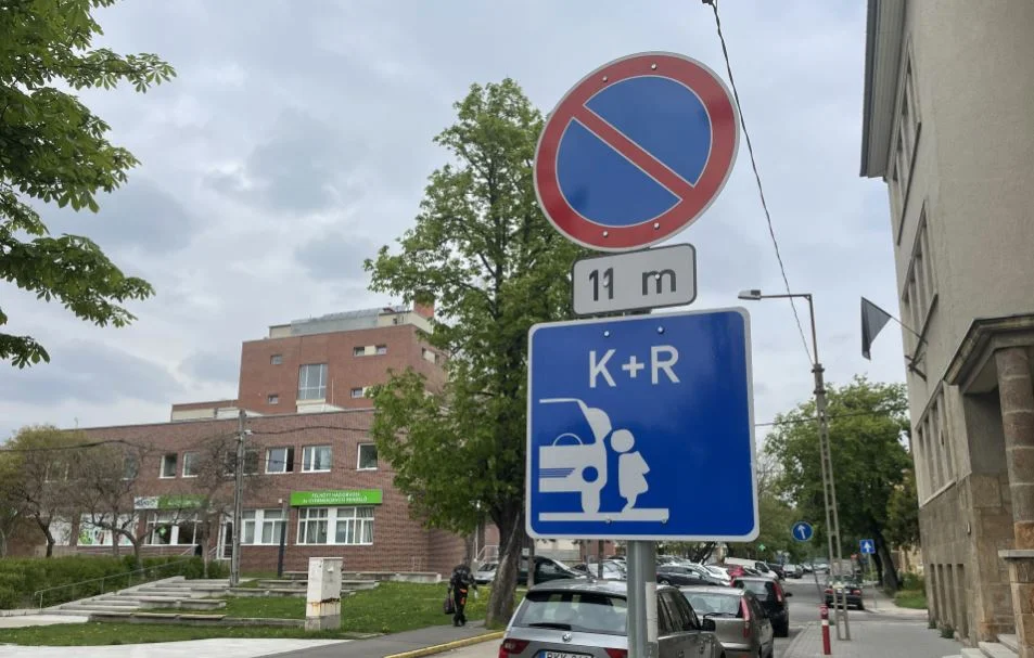 k plussz r kressz tábla