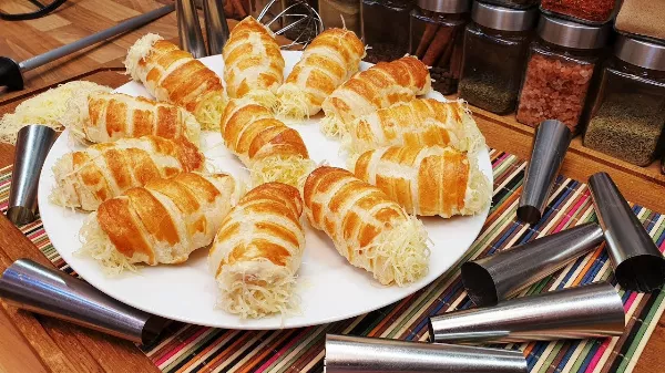 Sajtos roló sajtroló kettő fajta töltelékkel 