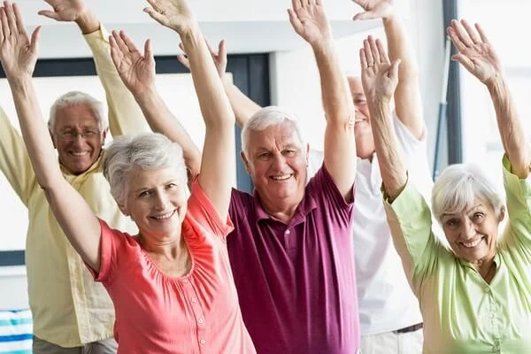 senior nyugdíjas idős torna mozgás edzés