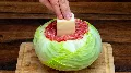 Sült káposztás-húsos egytálétel sajtos-tejfölös mártással – így készül a YouTube-on is népszerű recept