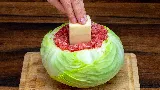 Sült káposztás-húsos egytálétel sajtos-tejfölös mártással – így készül a YouTube-on is népszerű recept