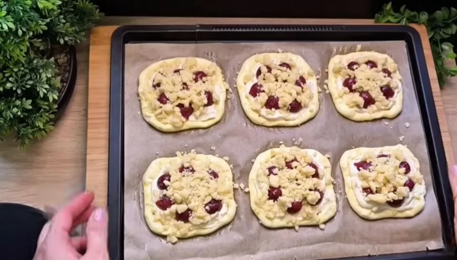 morzsa süti leveles tészta meggy túró