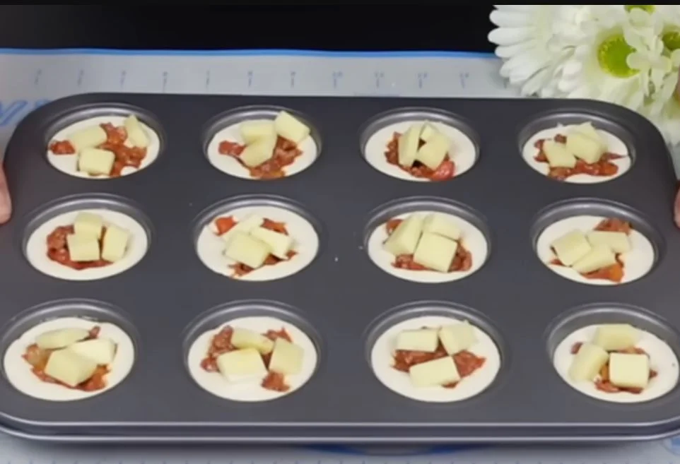 mini pizzák sütése