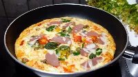 Serpenyős pizza sütő nélkül – folyékony tésztával, brutál finom feltéttel