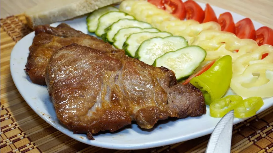 Gyorsan sütött böllérpecsenye – a magyar konyha ropogós titka