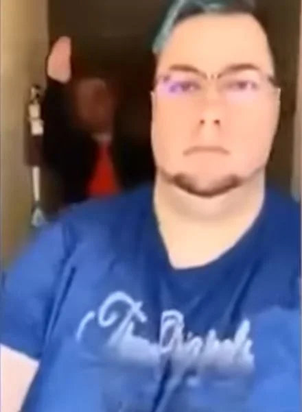 néma segélykérés