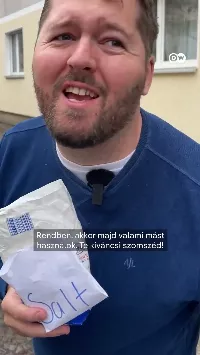 Fantasztikusan olcsó megoldás a járdák jégmentesítésére, ami otthon is elkészíthető