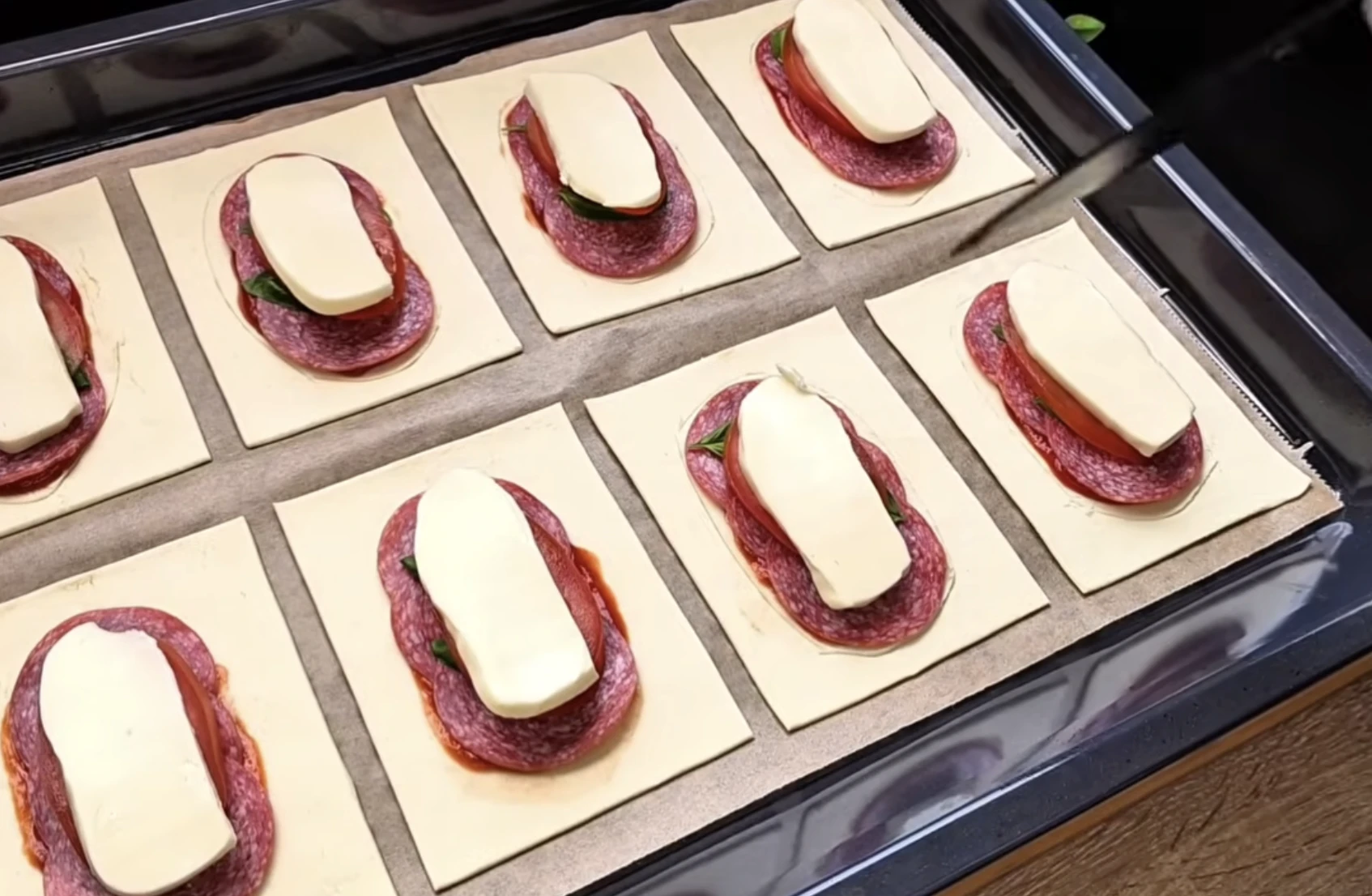 levelesteszta snack pizza