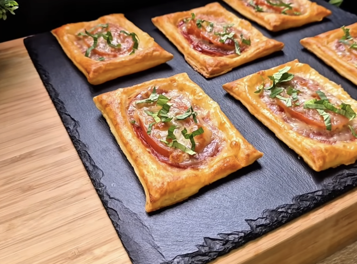 pizzaszelet levelestészta