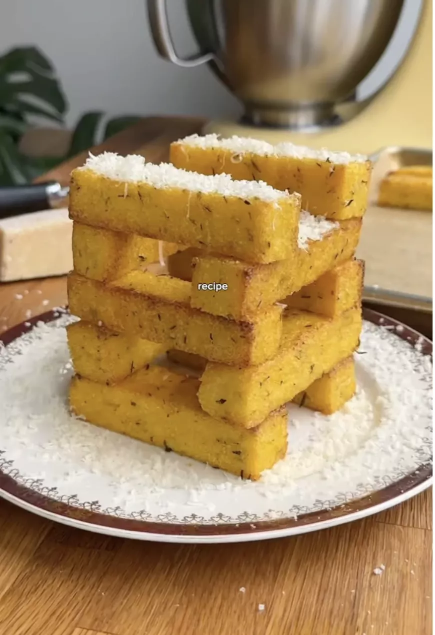 Sült polenta, amely köretként és desszertként is megállja a helyét