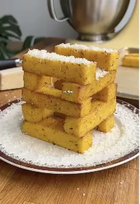 Sült polenta, amely köretként és desszertként is megállja a helyét