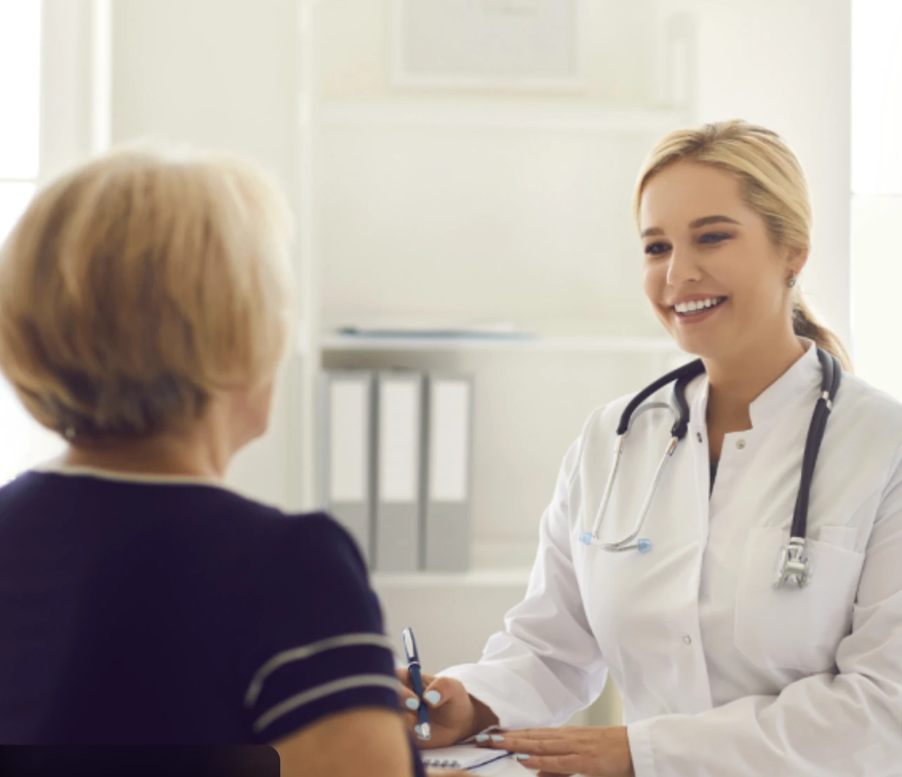 orvos idős ember vizsgálat