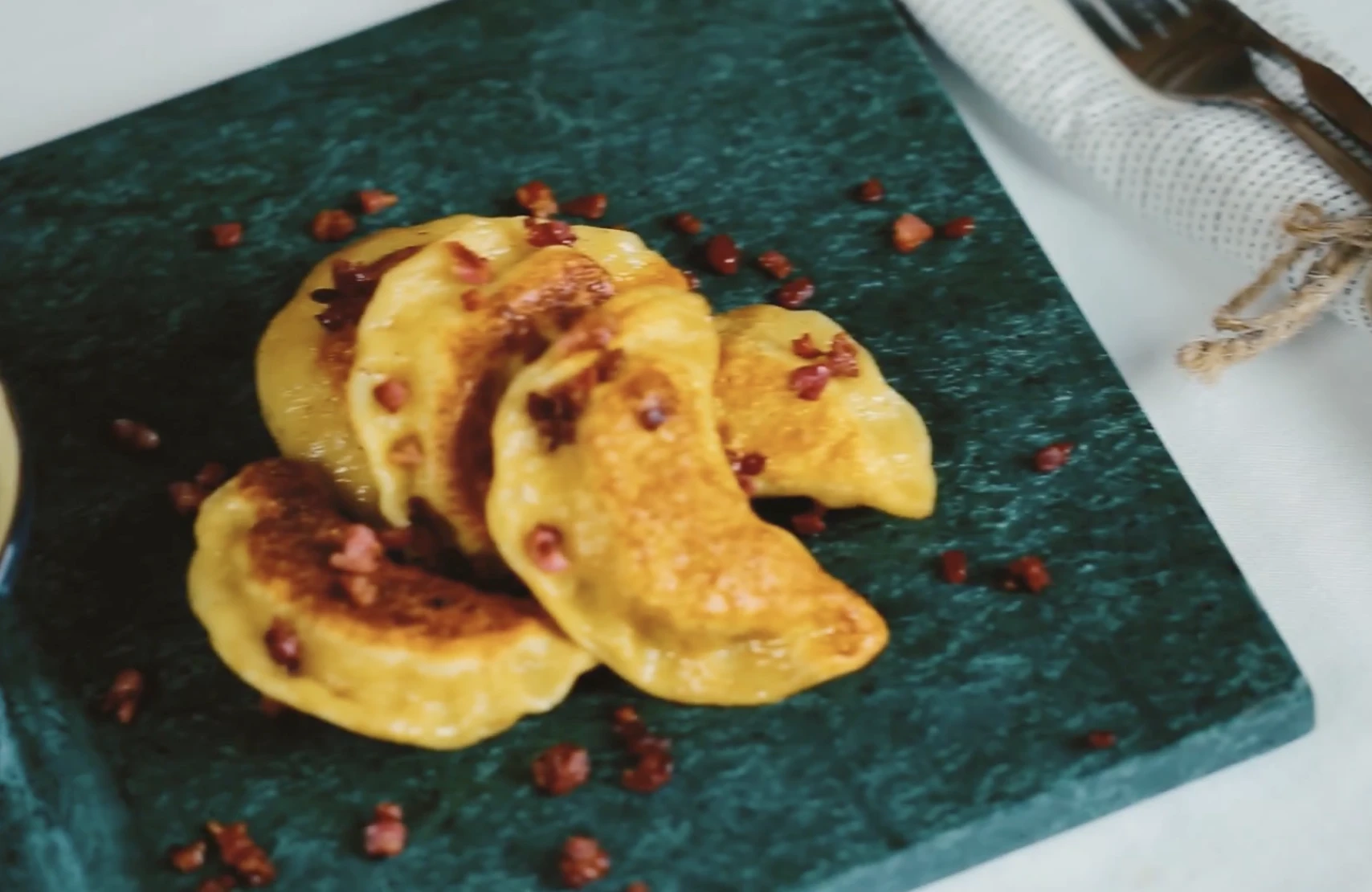 lengye füstölt sajtos pierogi