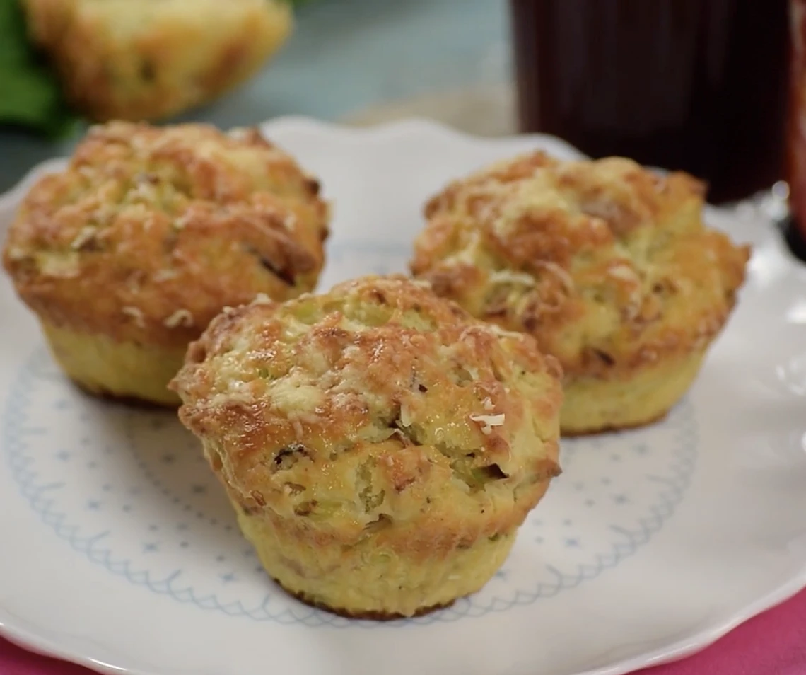 sajtos sonkás hagymás muffin