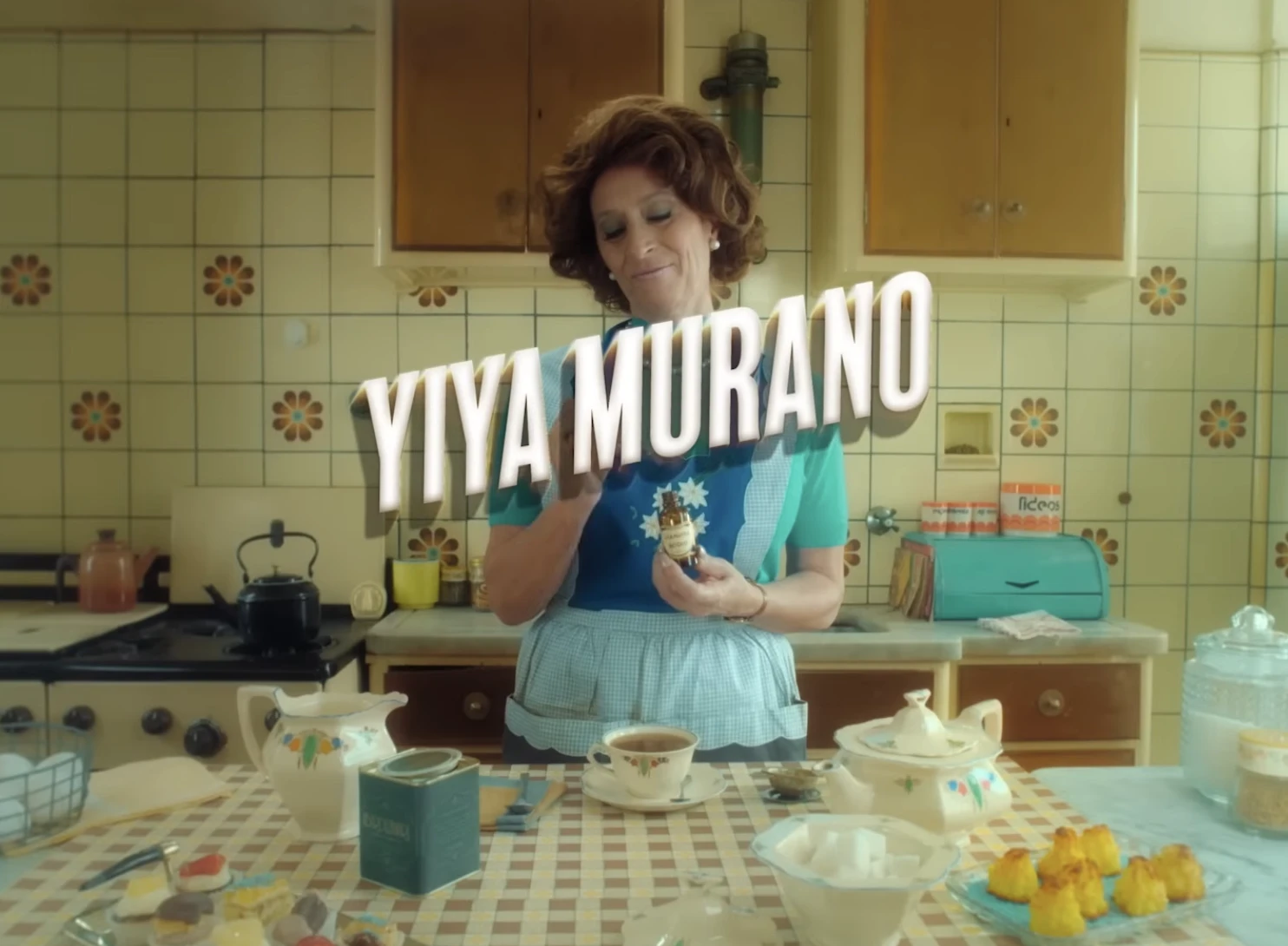 Yiya Murano cián sütemény gyilkos