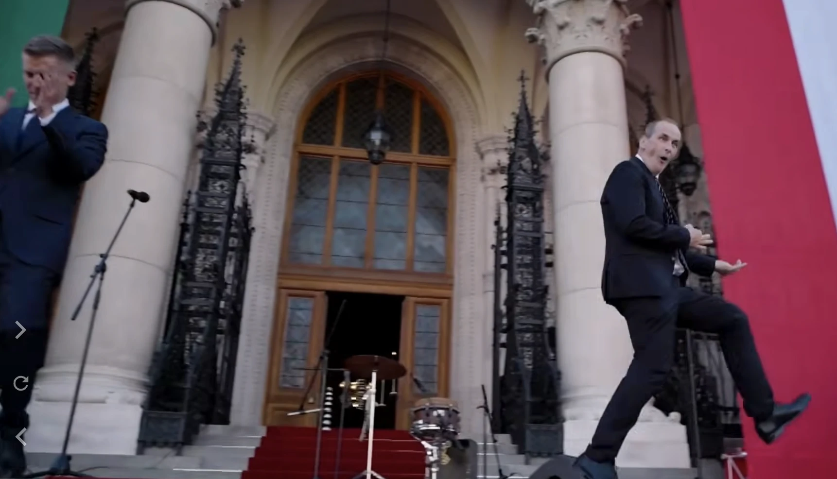 Hegedus_zsolt_tanc_parlament.