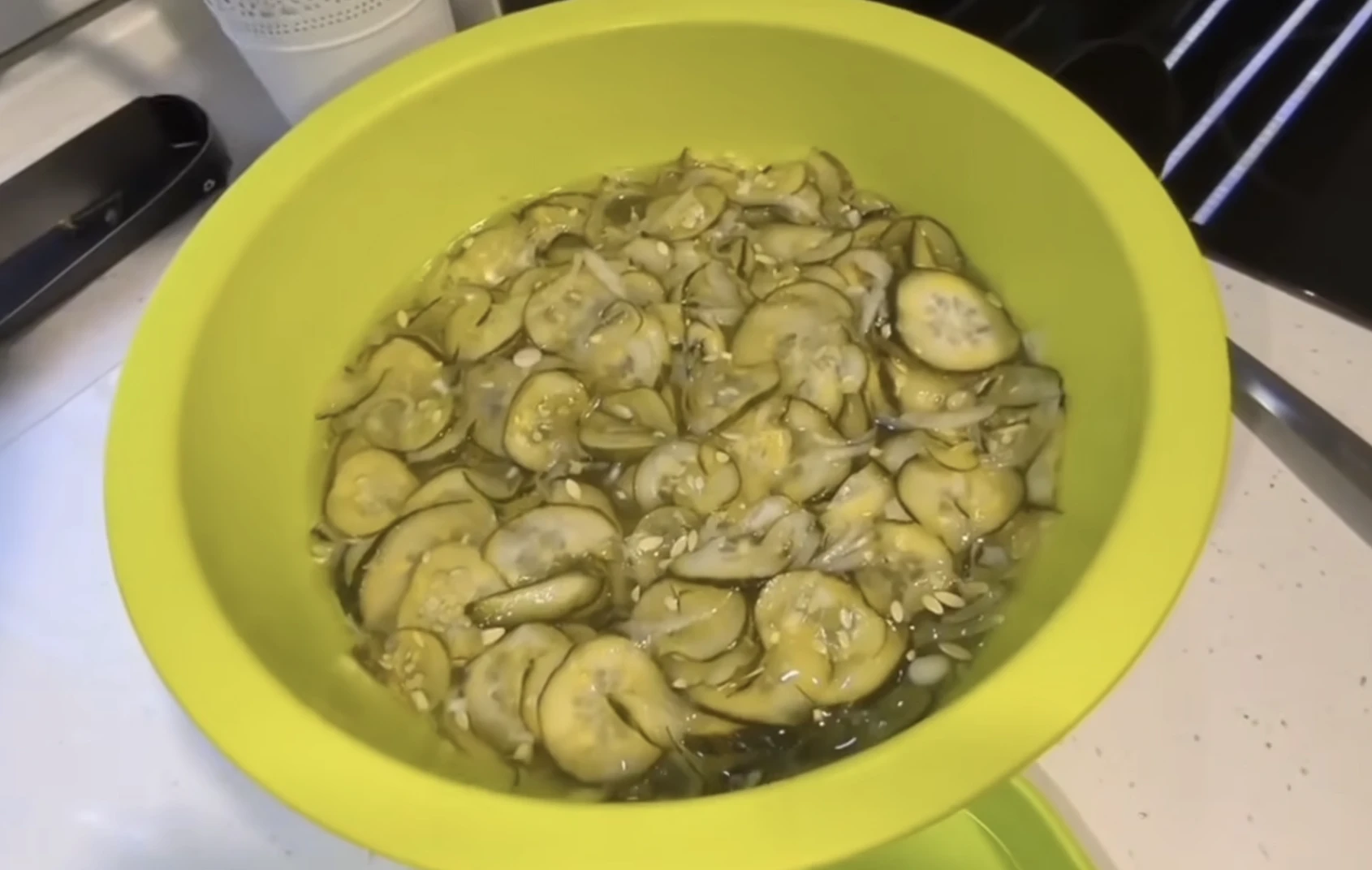 sved uborka salata