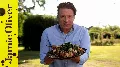A sós sajt halloumi (grillsajt) és az édes barack titkos grillpárosa | Jamie Oliver