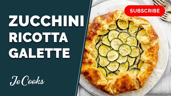 Ez a ropogós cukkinis galette minden sós pitét háttérbe szorít