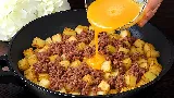Darált húsos-burgonyás serpenyős lepény – pizza helyett is remek vacsora