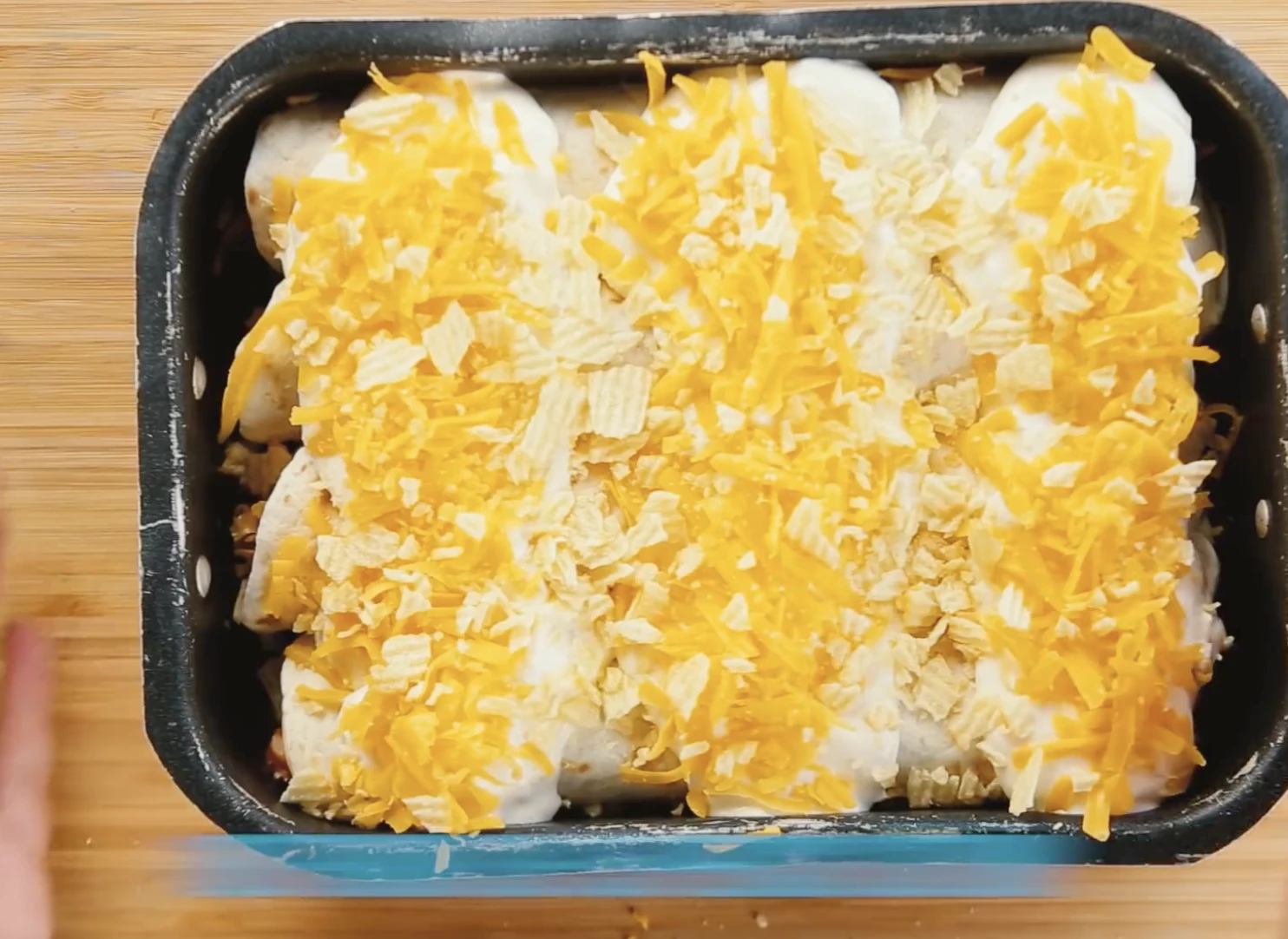 Csirkés enchilada sütése