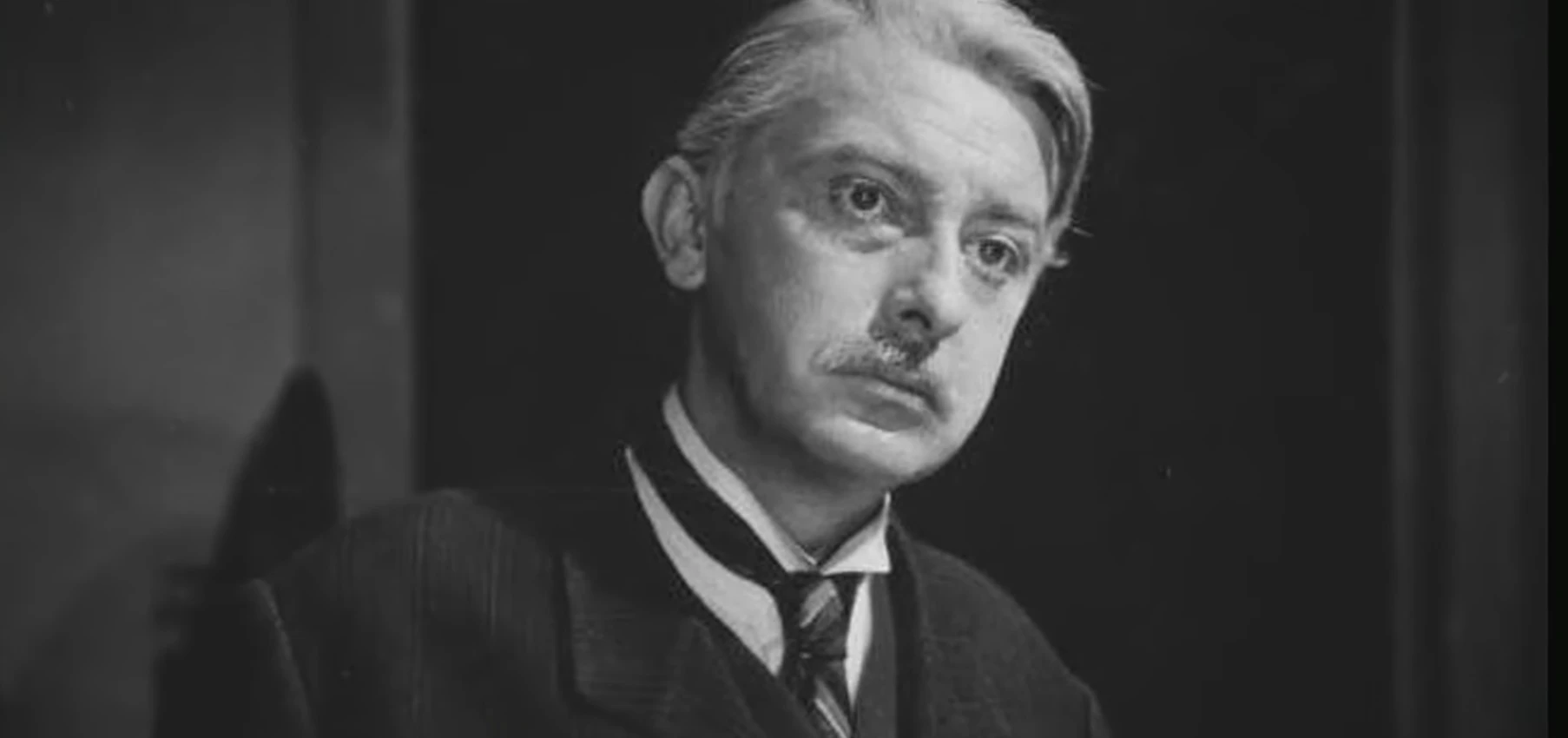 Mensáros László